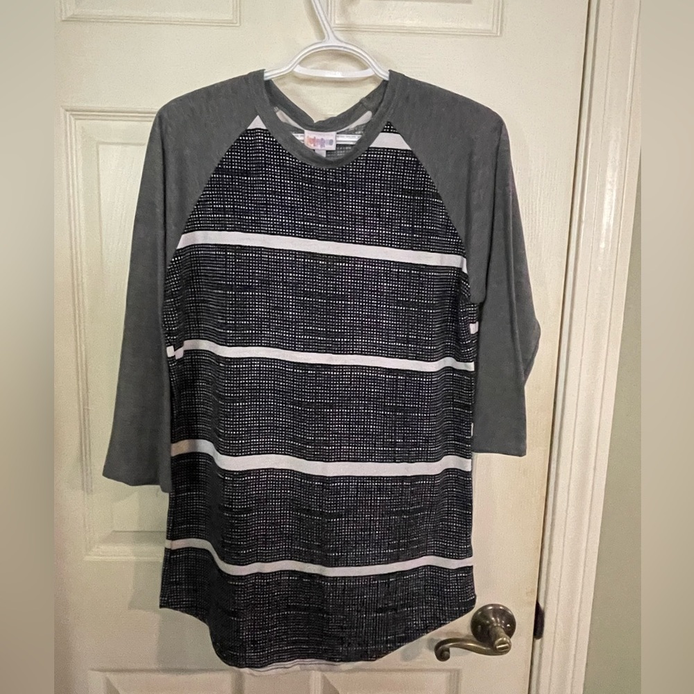 LulaRoe Black/Gray/White 3/4 sleeve tee- size M